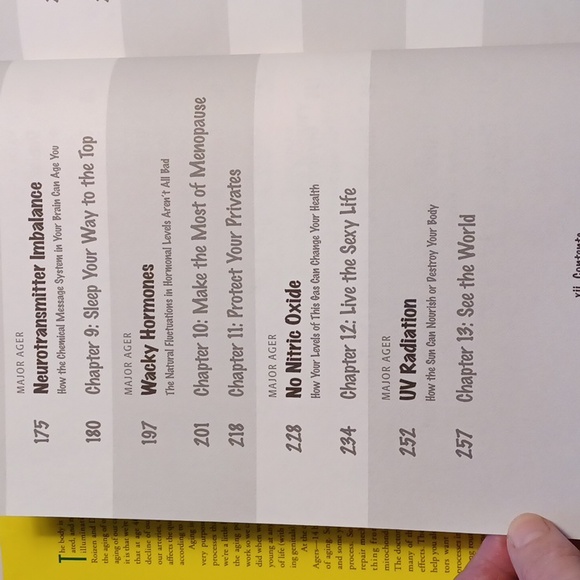 YOU  STAYING YOUNG - Hardback Book - NWOT - Picture 9 of 11